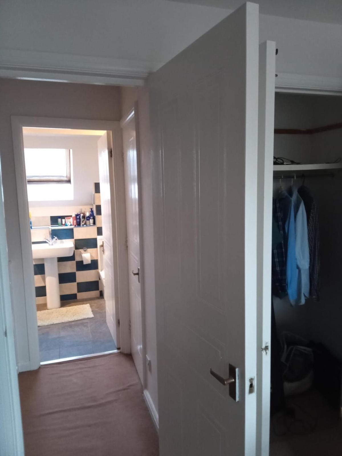 2-bedroom Split-level Flat With Character Apartment *