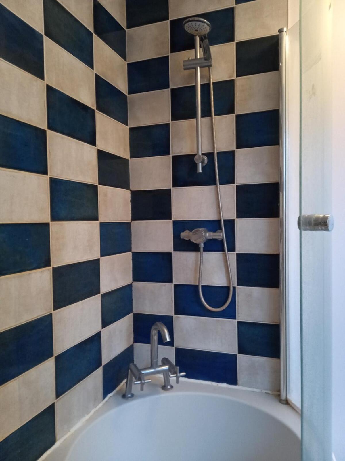 2-bedroom Split-level Flat With Character * Isleworth