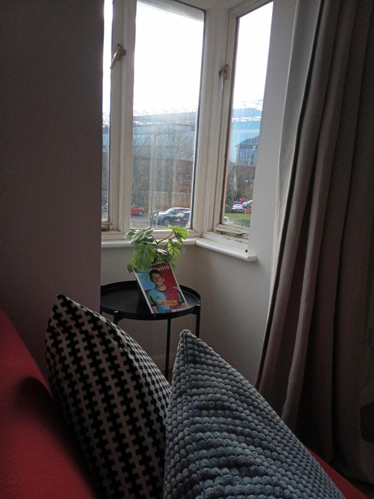2-bedroom Split-level Flat With Character Apartment *
