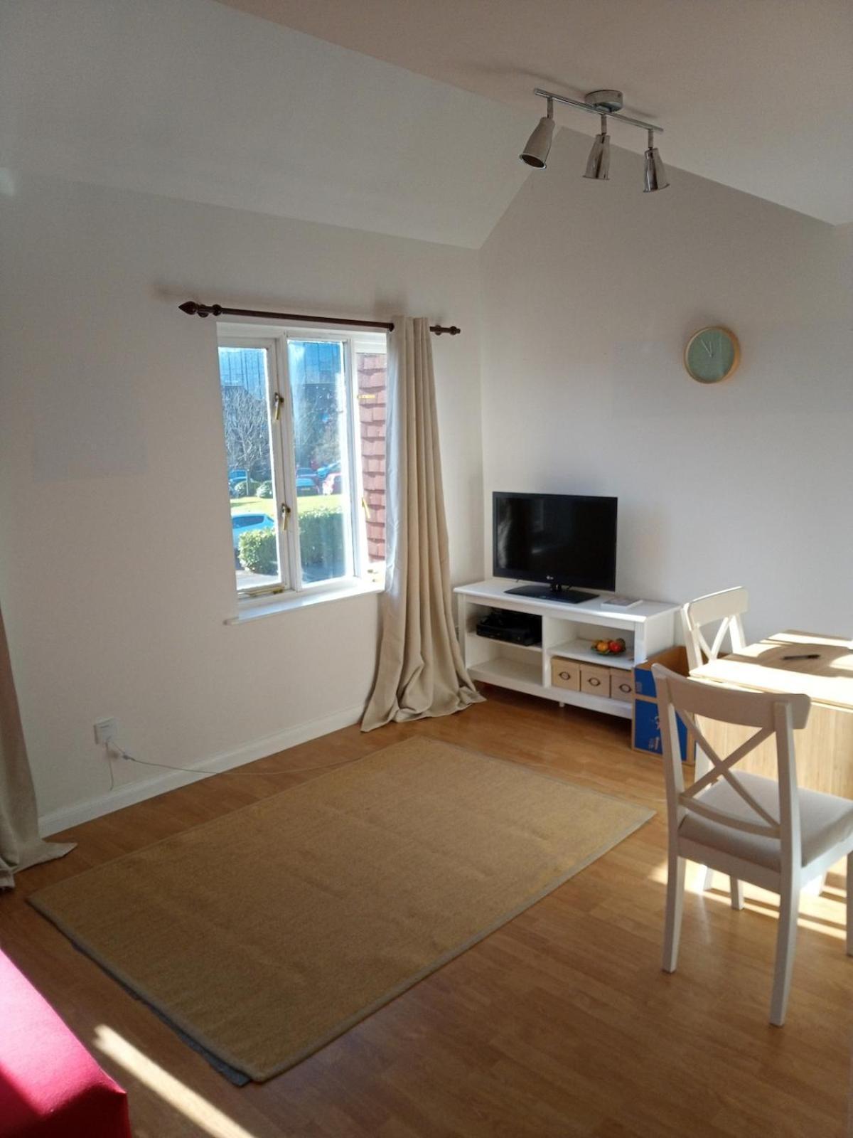 Apartment 2-bedroom Split-level Flat With Character