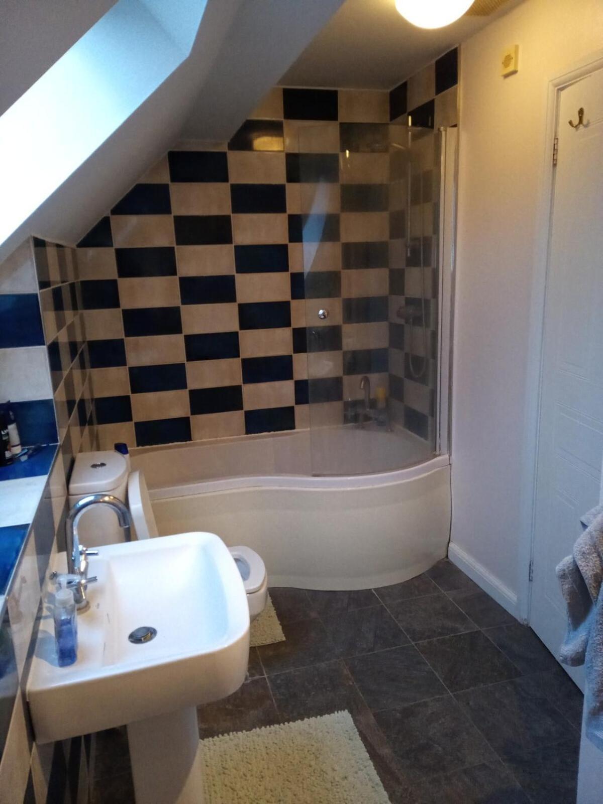 Apartment 2-bedroom Split-level Flat With Character Isleworth